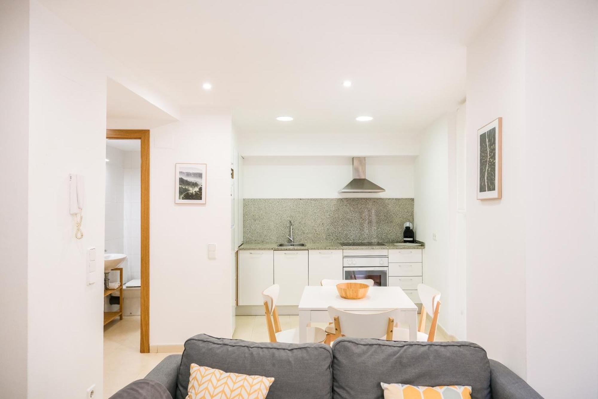 Apartament Ca Leudald 1 Descubre Besalu En Familia Zewnętrze zdjęcie